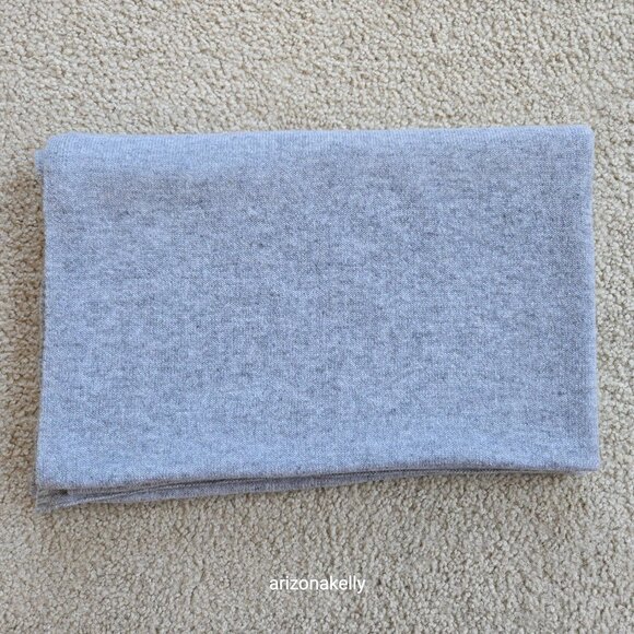 Kinross Cashmere Grey Knit Scarf with Ribbing Detail on Ends - Picture 14 of 14